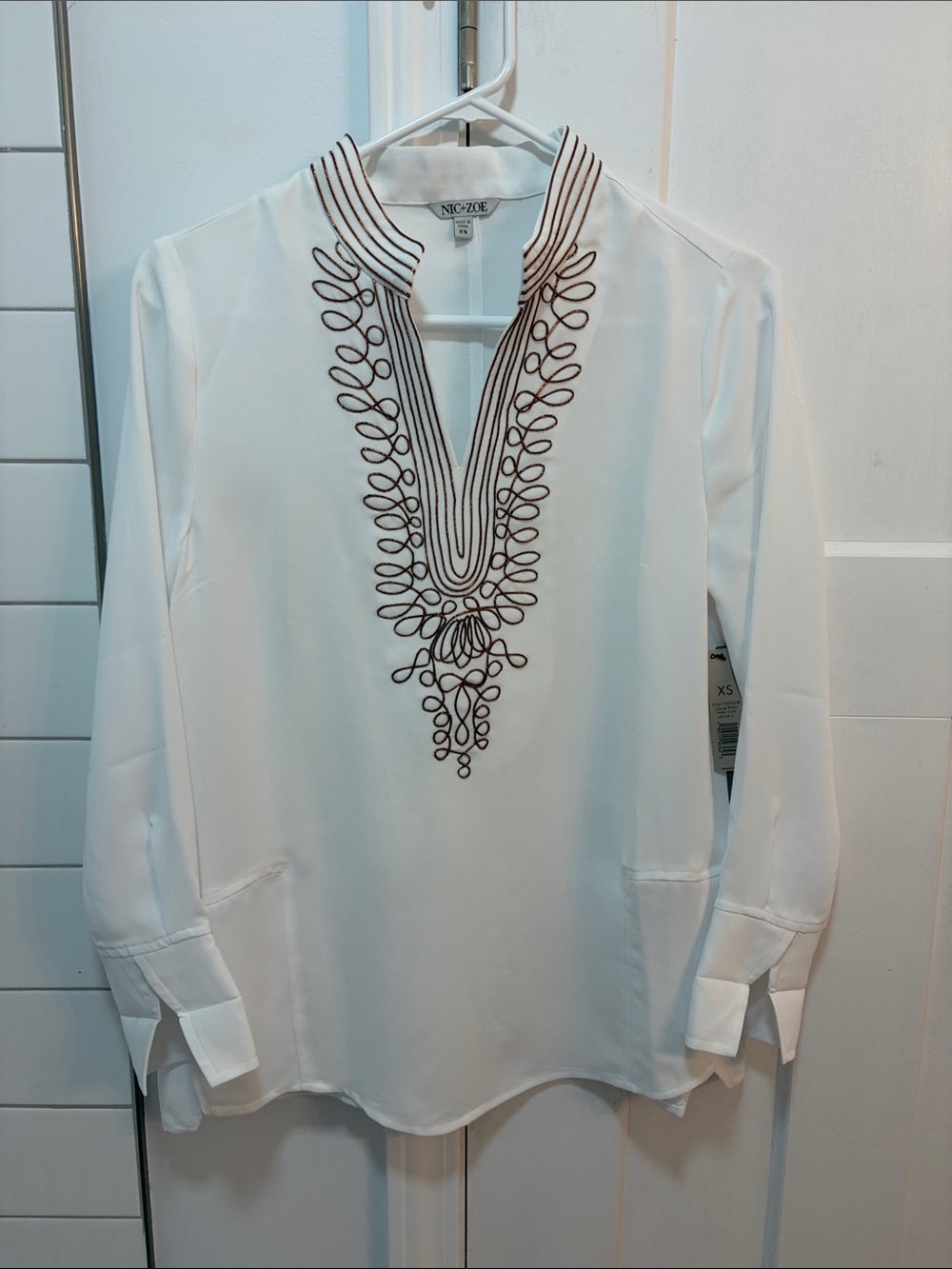 NIC+ZOE White Tunic with Brown Embroidered V-Neck - Size XS